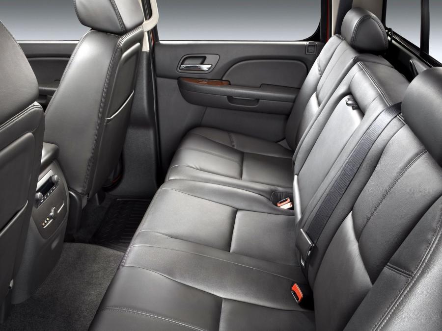  GMC Sierra 3500 HD SLT Crew Cab 2007 года  (фото 5 из 11)